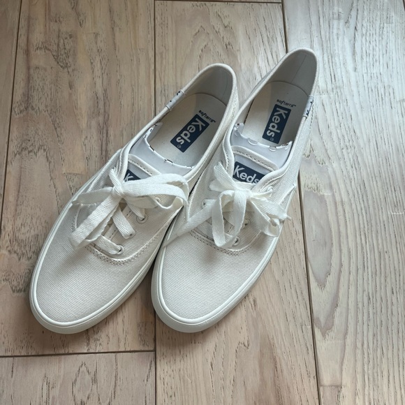 NWT$60 Keds Champion Gender Neutral Canvas Lace Up Snow White sz 5 - Picture 5 of 8